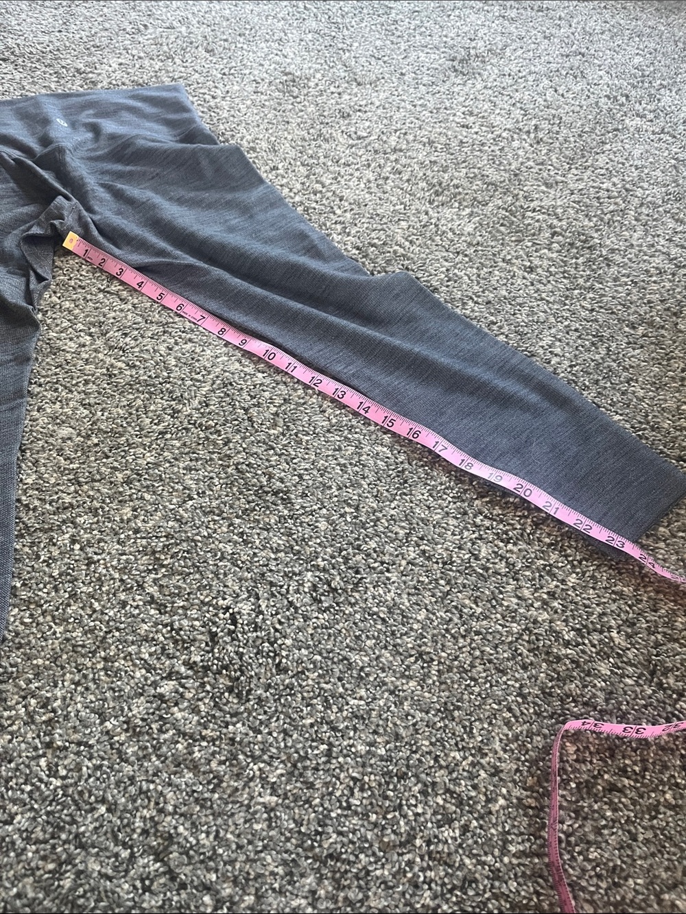 Lululemon Lot Size 6 top, shorts and leggings - Picture 10 of 11